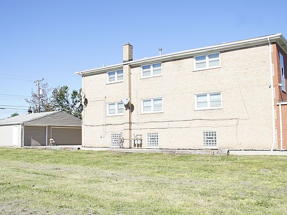 3rd image of 362 Yates Ave