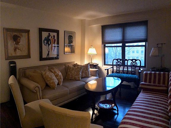 5th image of 180 Pearsall Dr APT 1B