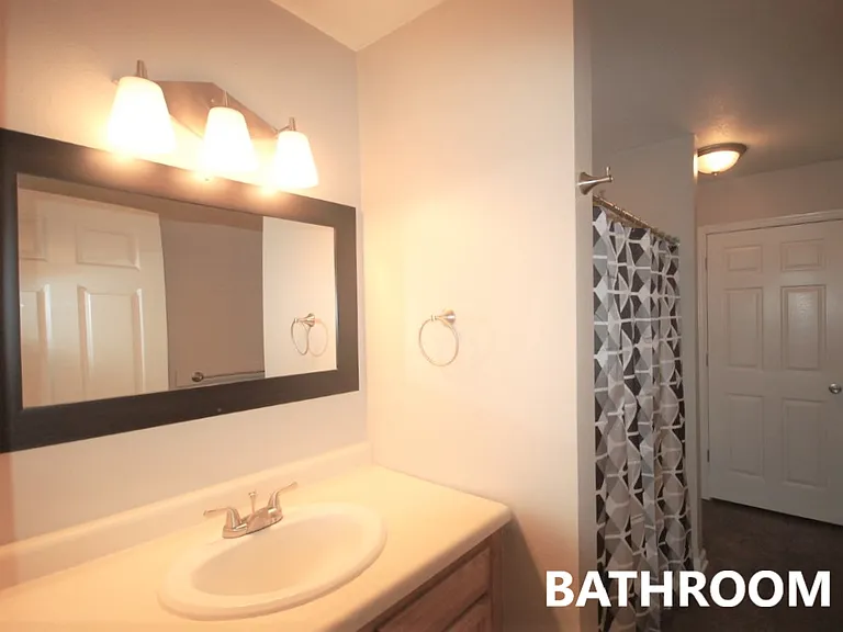 226-228 Haws Dr — Photo 8