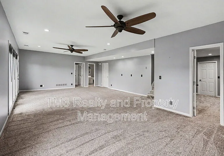 5605 NE Coral Dr — Photo 21
