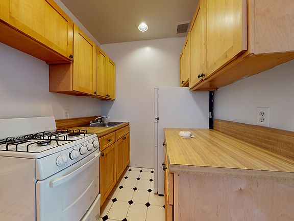 4th image of 330 E 74th St APT 3d