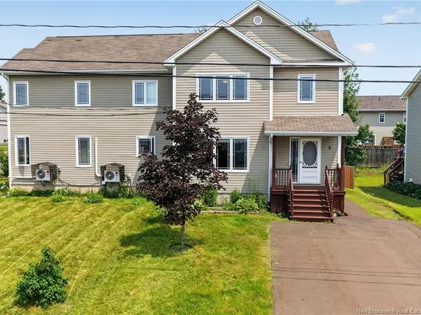3 Mossyoak Cres, Moncton, NB E1G 0J8
