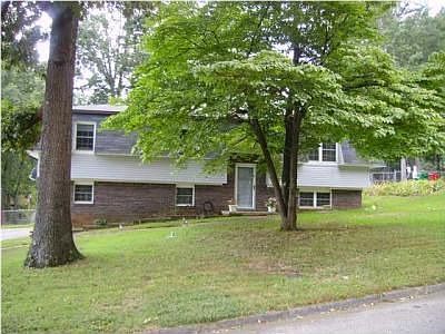 1st image of 812 N Valley Wood Cir