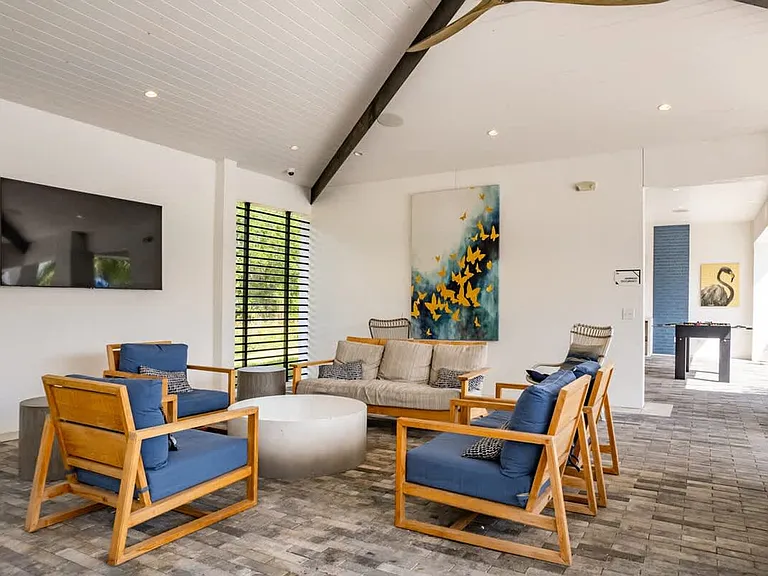 Building's Lounge