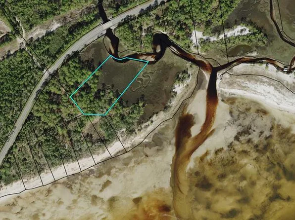 2976 Pristine Dr, Carrabelle, FL 32322