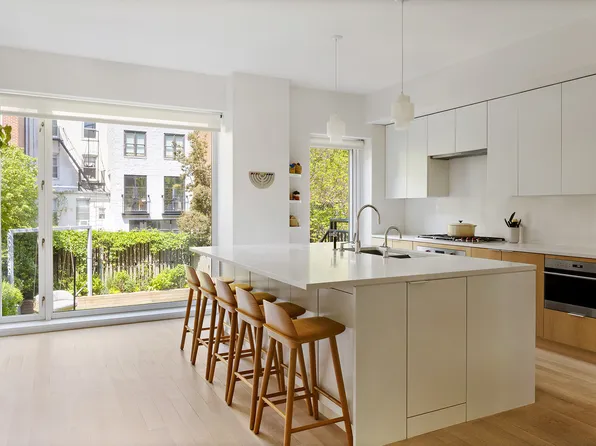 283 Union Street image 1 of 22