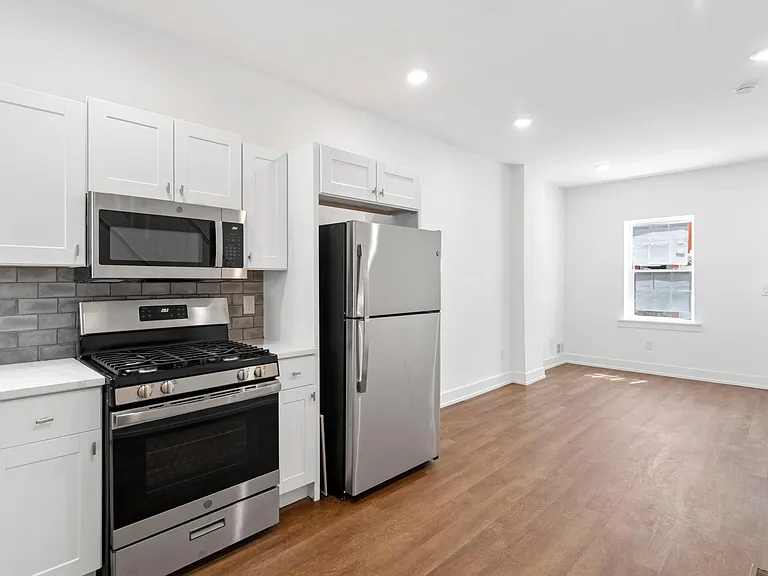 231 W Atlantic St — Photo 4