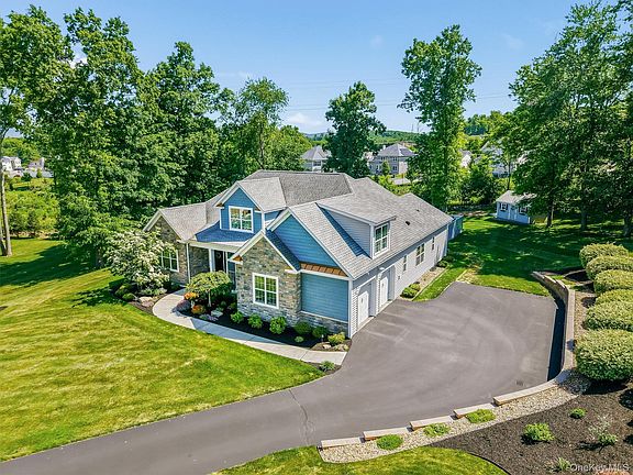 2nd image of 35 Briarwood Lane
