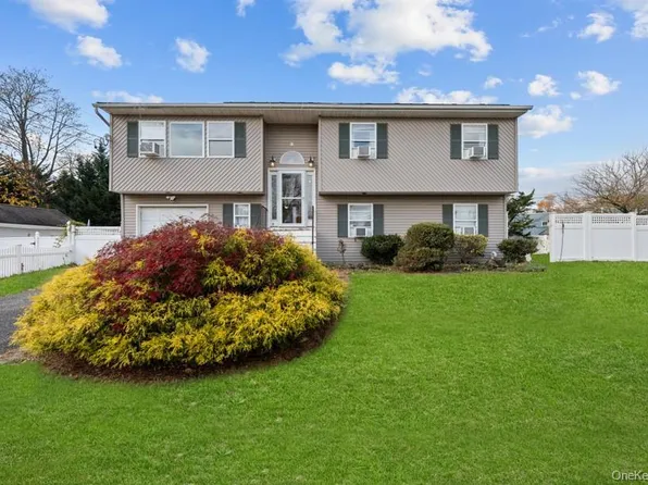 46 Crown St #2, Deer Park, NY 11729