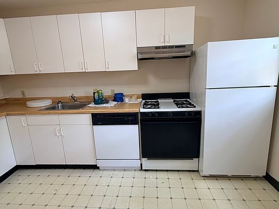 5th image of 72 Meadowbrook Rd APT 1