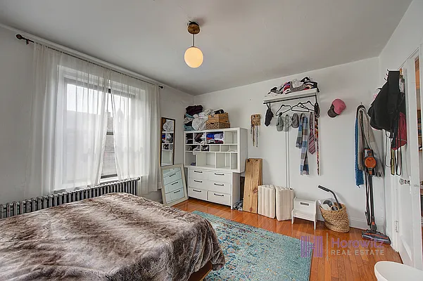 Sold by Horowitz Real Estate | media 11