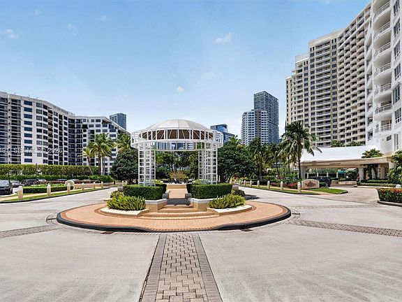 2nd image of 848 Brickell Key Dr APT 3402