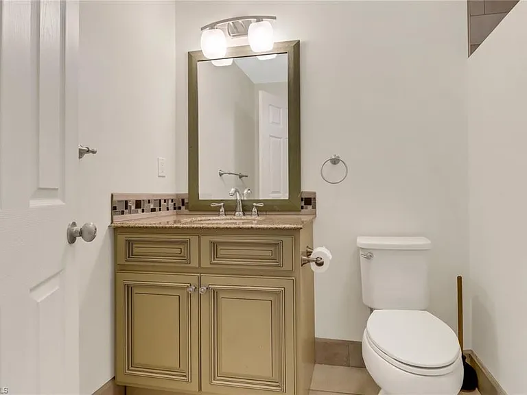 4472 Beechwood Lake Dr — Photo 17