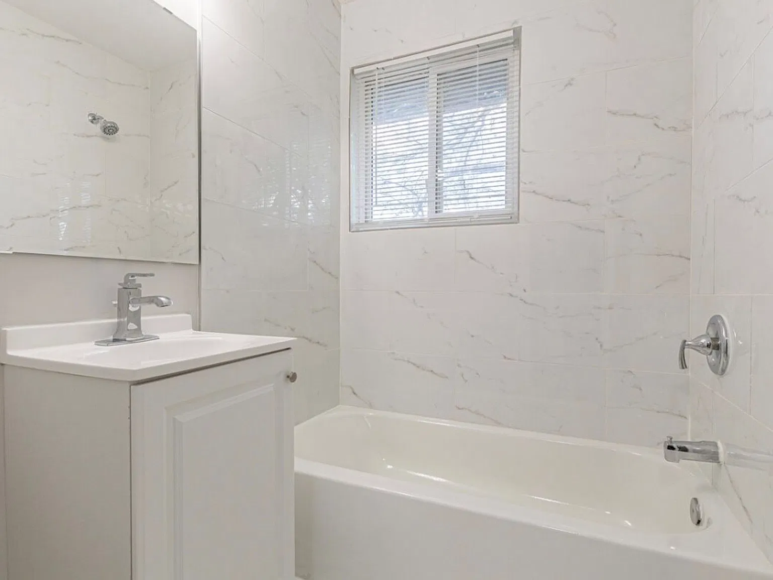 ZD TOWNHOMES: UPDATED 1 & 2 BEDROOMS FROM $1,150 | UTILITIES INCLUDED | FALL SPECIAL: $250 DEPOSIT — Photo 4