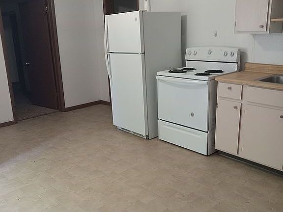 3rd image of 405 S Finch St