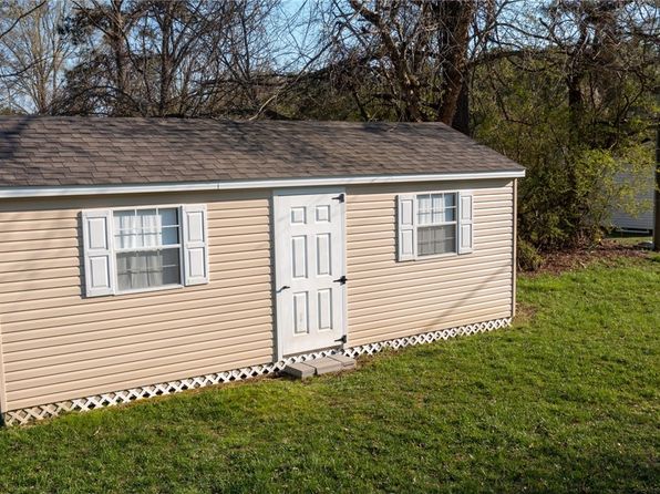 165 Rio Vista Ln, Dunnsville, VA 22454