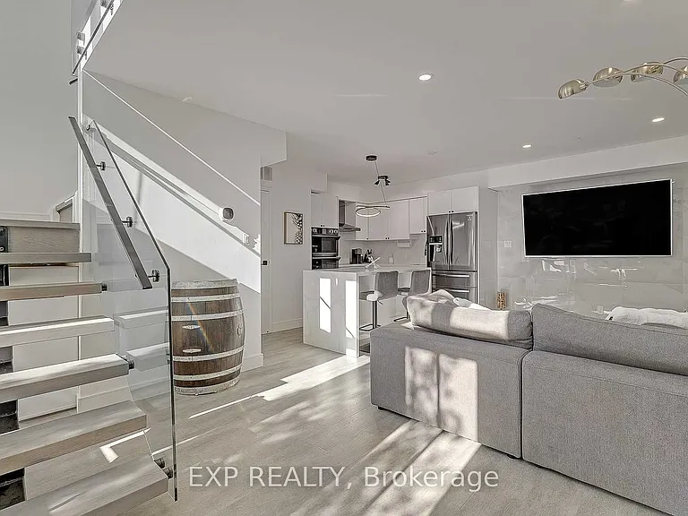 50 E Liberty St #1111 — Photo 3