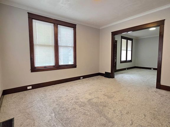 5th image of 631 S 11th St