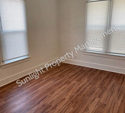 2nd image of 216 N 33rd St APT 1