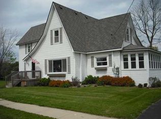 310 E Elizabeth St, Stockbridge, MI 49285