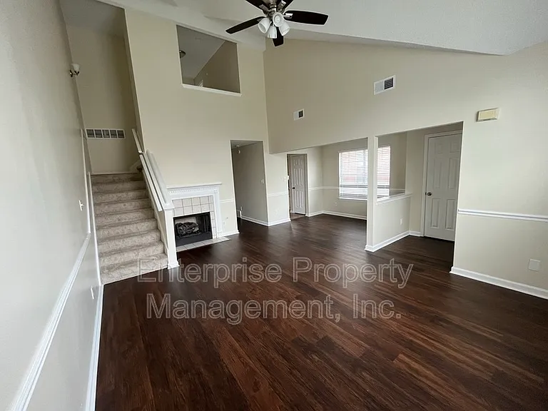 6869 Century Oaks Dr — Photo 11