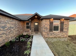 320 Grove Ln, Maumelle, AR 72113