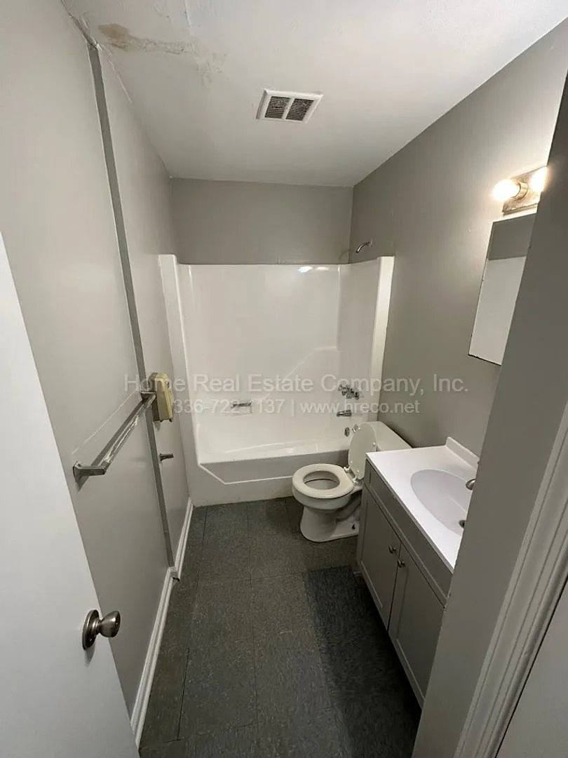 151 Westdale Avenue Apt C — Photo 3