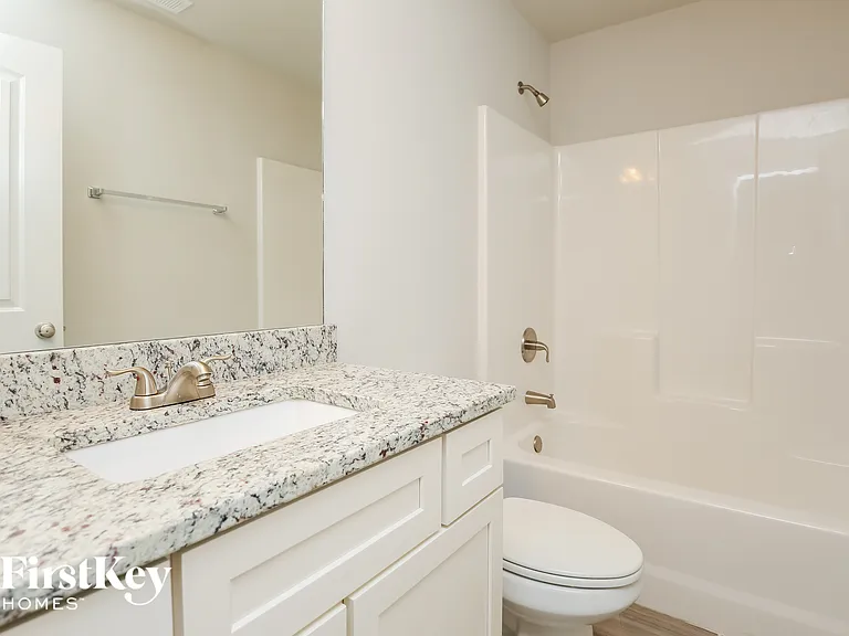 2375 Belaire Dr — Photo 10