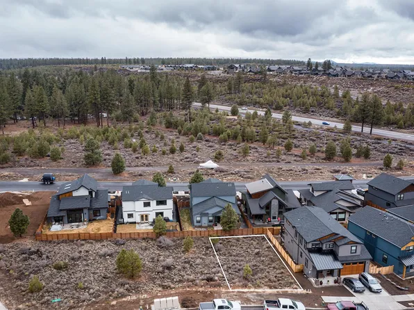 61179 SW Tippytoe Pl, Bend, OR 97702