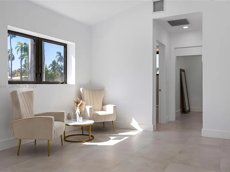 1141 Hollywood Blvd — Photo 20