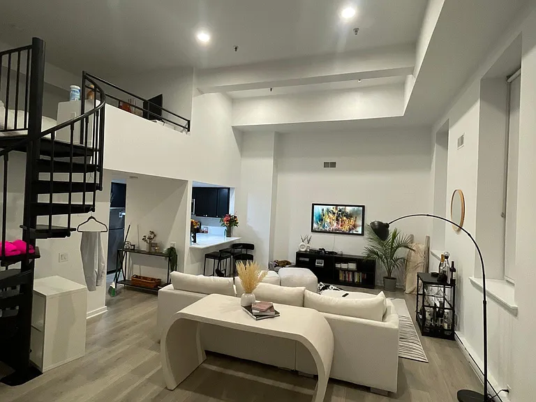 1024 Clinton St #103 — Photo 7