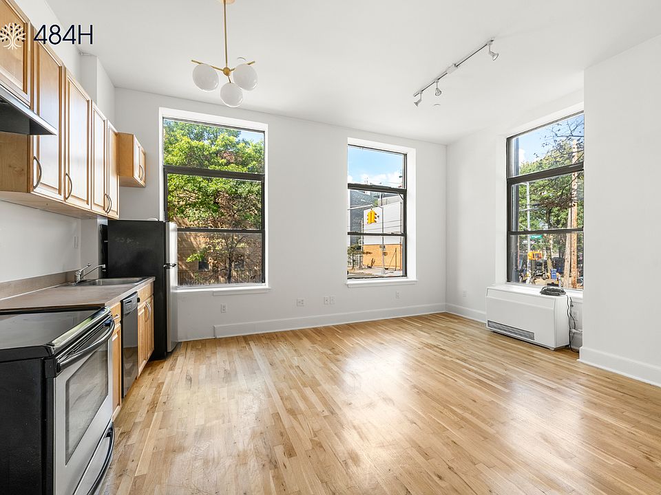 1st image of 484 Humboldt St APT 101