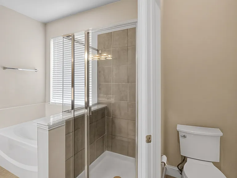 4521 Chaparral Creek Dr — Photo 15
