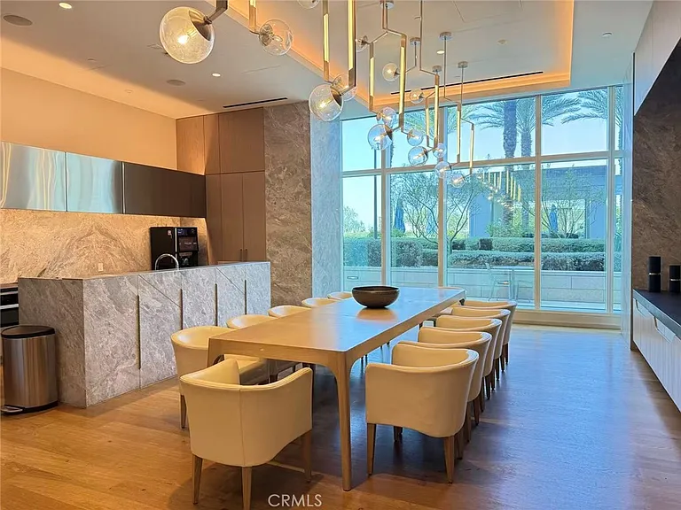 877 Francisco — Photo 14