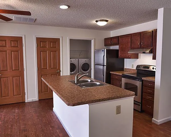 Residences At Washington Street — Photo 3