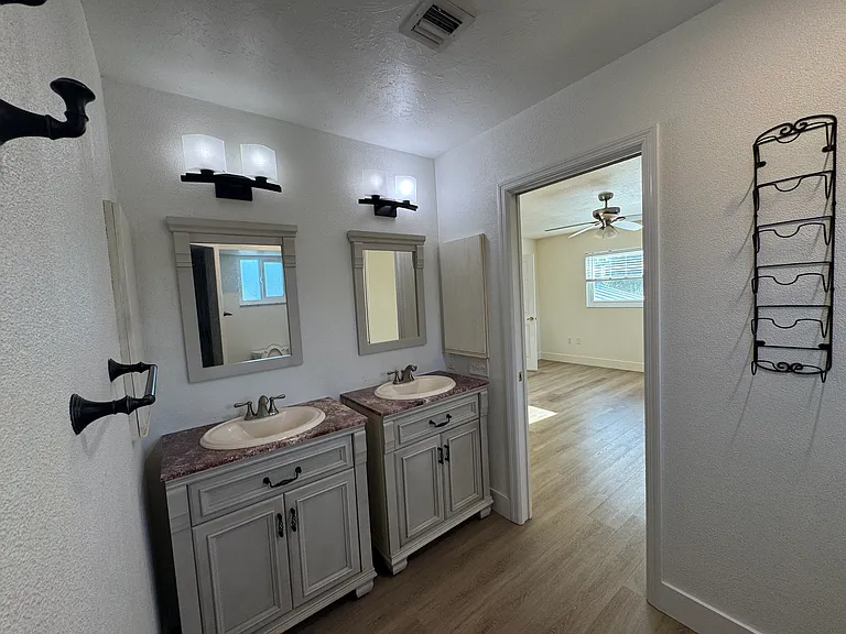601 Shetland Cir — Photo 33