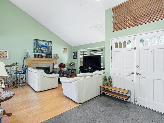 5th image of 10526 Freer St