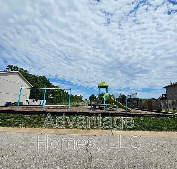 337 N 5th Ter — Photo 28
