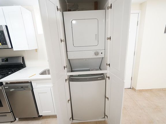 3rd image of 105 Mansion Ave