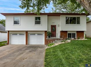 6111 NW 8th St, Lincoln, NE 68521