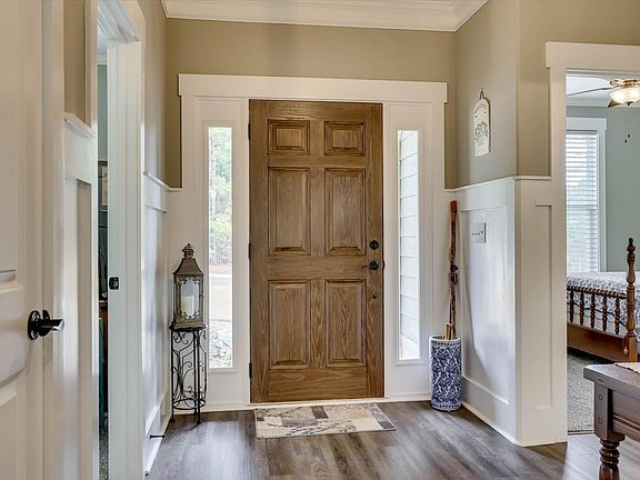 5th image of 105 Evergreen Lane