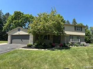 35740 Forestville St, Farmington Hills, MI 48331