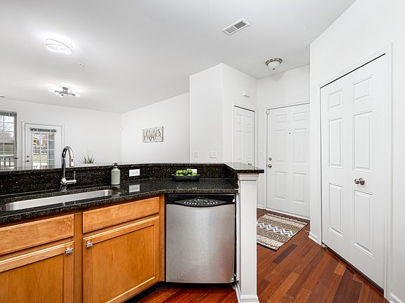 5th image of 840 W Summerfield Glen Cir