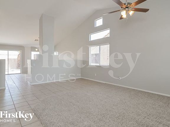 4th image of 127 Tamarack Dr