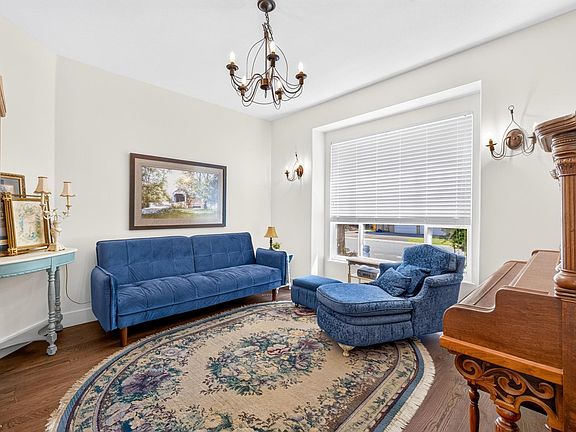 4th image of 23269 124a Ave