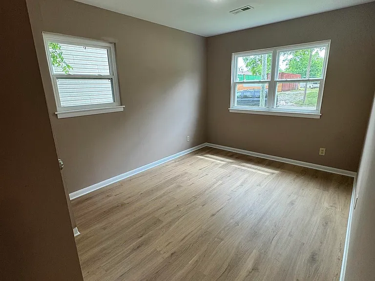1219 Grace St NW — Photo 6