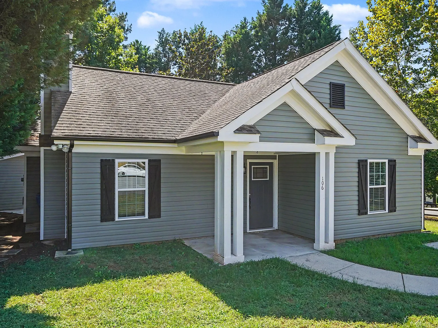 2 bed, 887 sqft, $1,785 — Photo 3