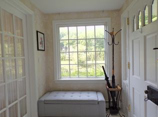 4 Bittersweet Ln, Mount Kisco, NY 10549