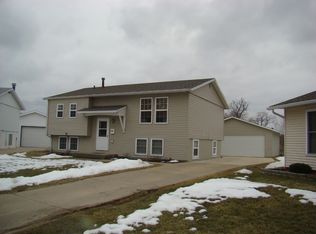 1603 Calvary Ct, Sterling, IL 61081