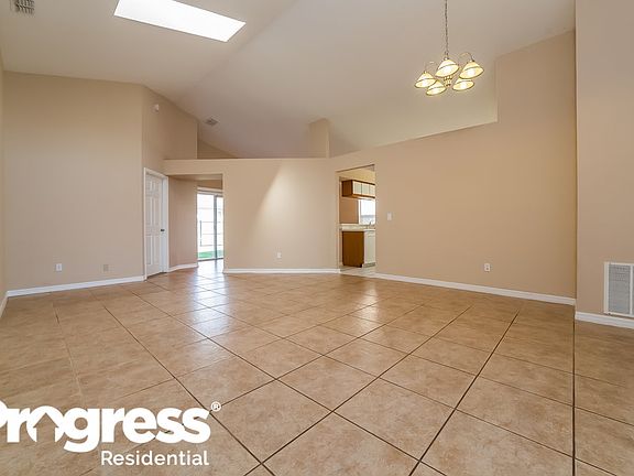 3rd image of 760 Cave Hollow Ln